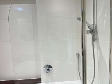 Room 3, Willowbrook, Great George Street, Godalming, Image 24