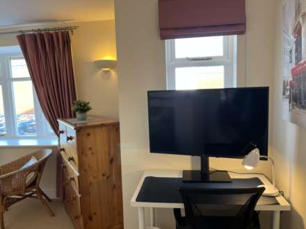 Room 3, Willowbrook, Great George Street, Godalming, Image 9