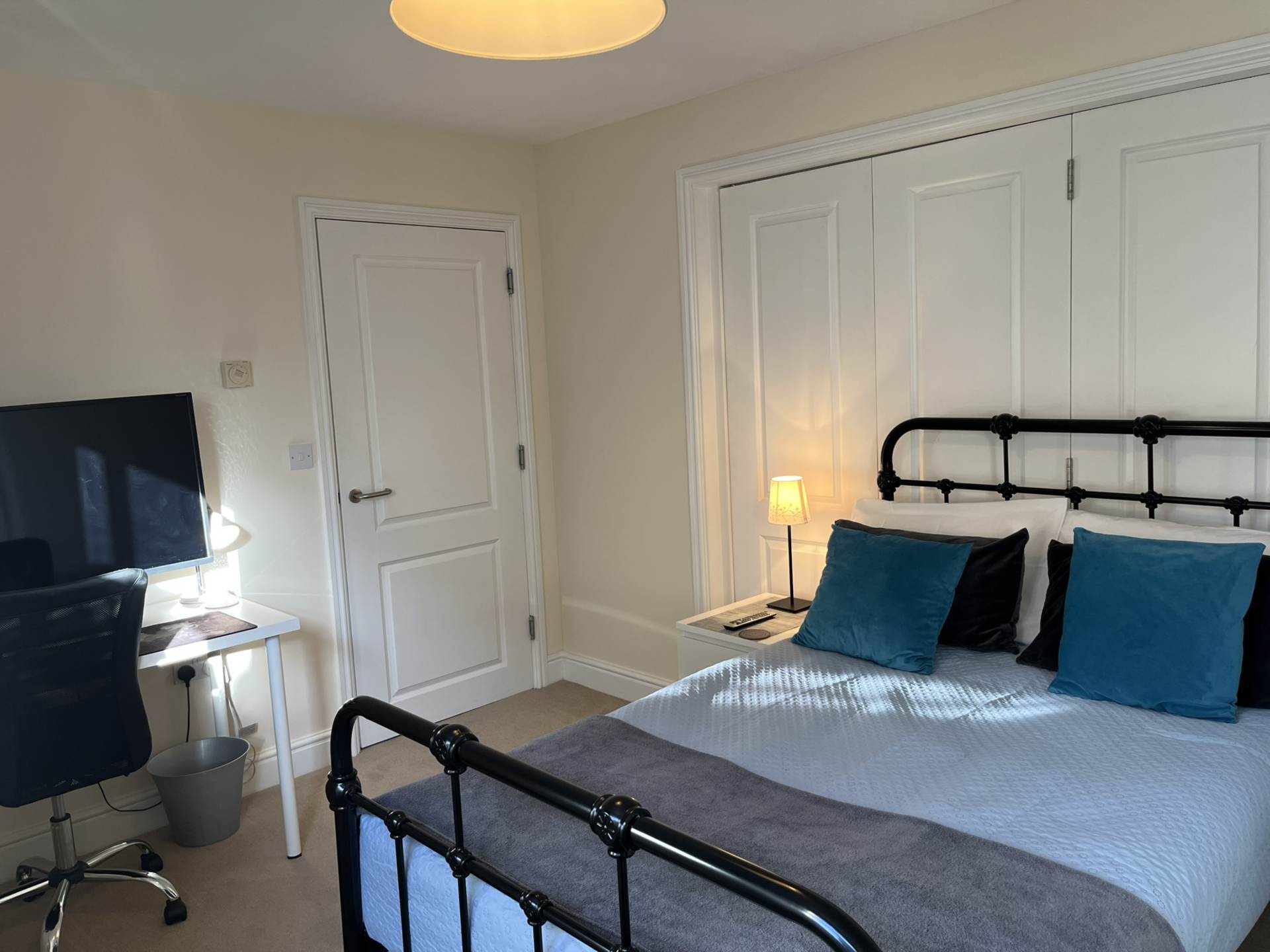 Room 4, Willowbrook, Great George Street, Godalming, Image 5