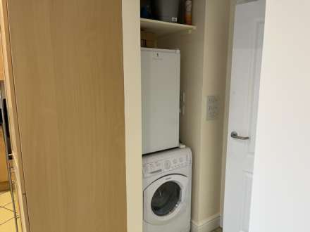 Room 4, Willowbrook, Great George Street, Godalming, Image 19