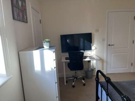 Room 4, Willowbrook, Great George Street, Godalming, Image 6