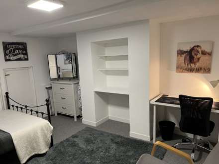 Room 2, 30 Springfield Road, Guildford, Surrey GU1 4DP, Image 10