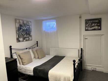 Room 2, 30 Springfield Road, Guildford, Surrey GU1 4DP, Image 11