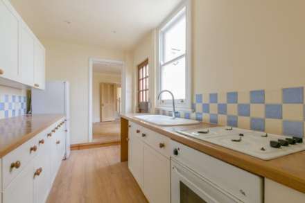 Room 3, 30 Springfield Road, Guildford, Surrey GU1 4DP, Image 4