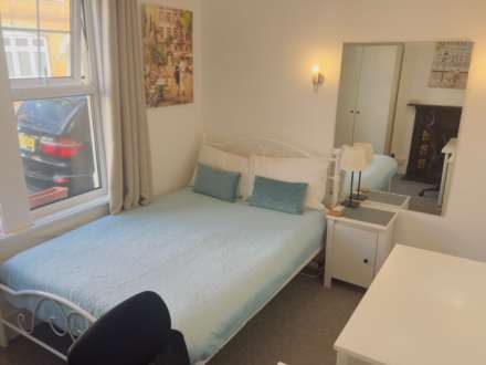 Room 3, 30 Springfield Road, Guildford, Surrey GU1 4DP, Image 9