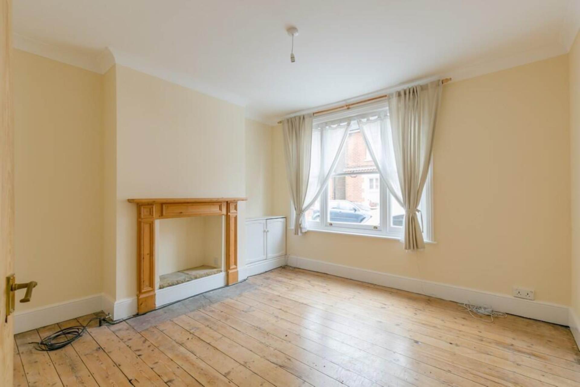 Room 4, 30 Springfield Road, Guildford, Surrey GU1 4DP, Image 1