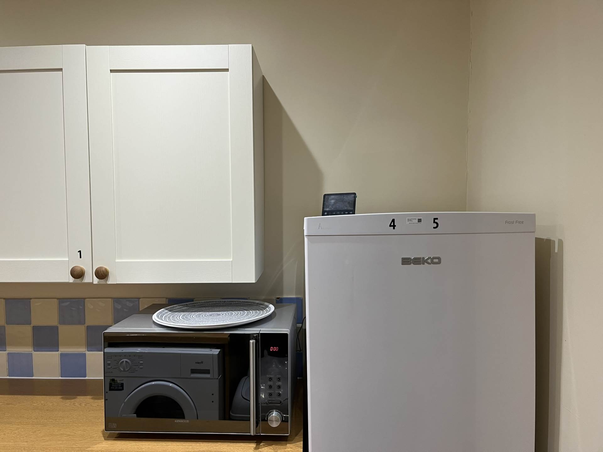 Room 4, 30 Springfield Road, Guildford, Surrey GU1 4DP, Image 19