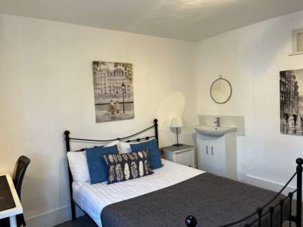 Room 4, 30 Springfield Road, Guildford, Surrey GU1 4DP, Image 11