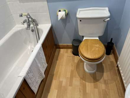 Room 4, 30 Springfield Road, Guildford, Surrey GU1 4DP, Image 12