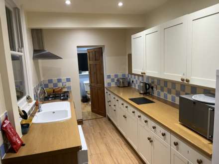 Room 4, 30 Springfield Road, Guildford, Surrey GU1 4DP, Image 18