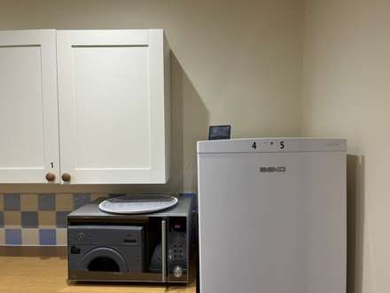 Room 4, 30 Springfield Road, Guildford, Surrey GU1 4DP, Image 19