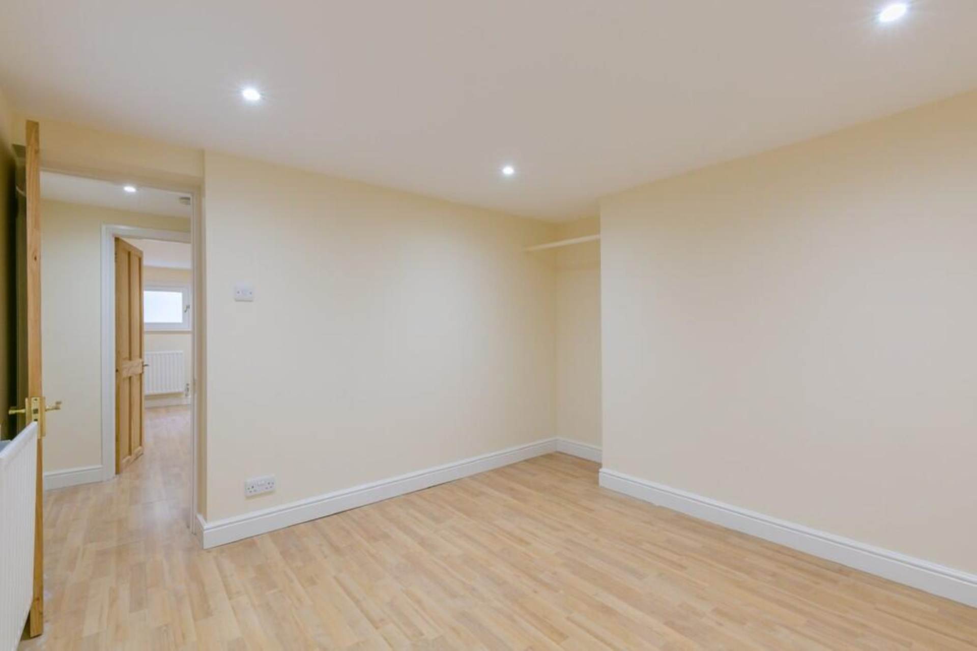 Room 5, 30 Springfield Road, Guildford, Surrey GU1 4DP, Image 1