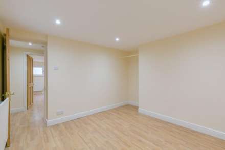Room 5, 30 Springfield Road, Guildford, Surrey GU1 4DP, Image 1