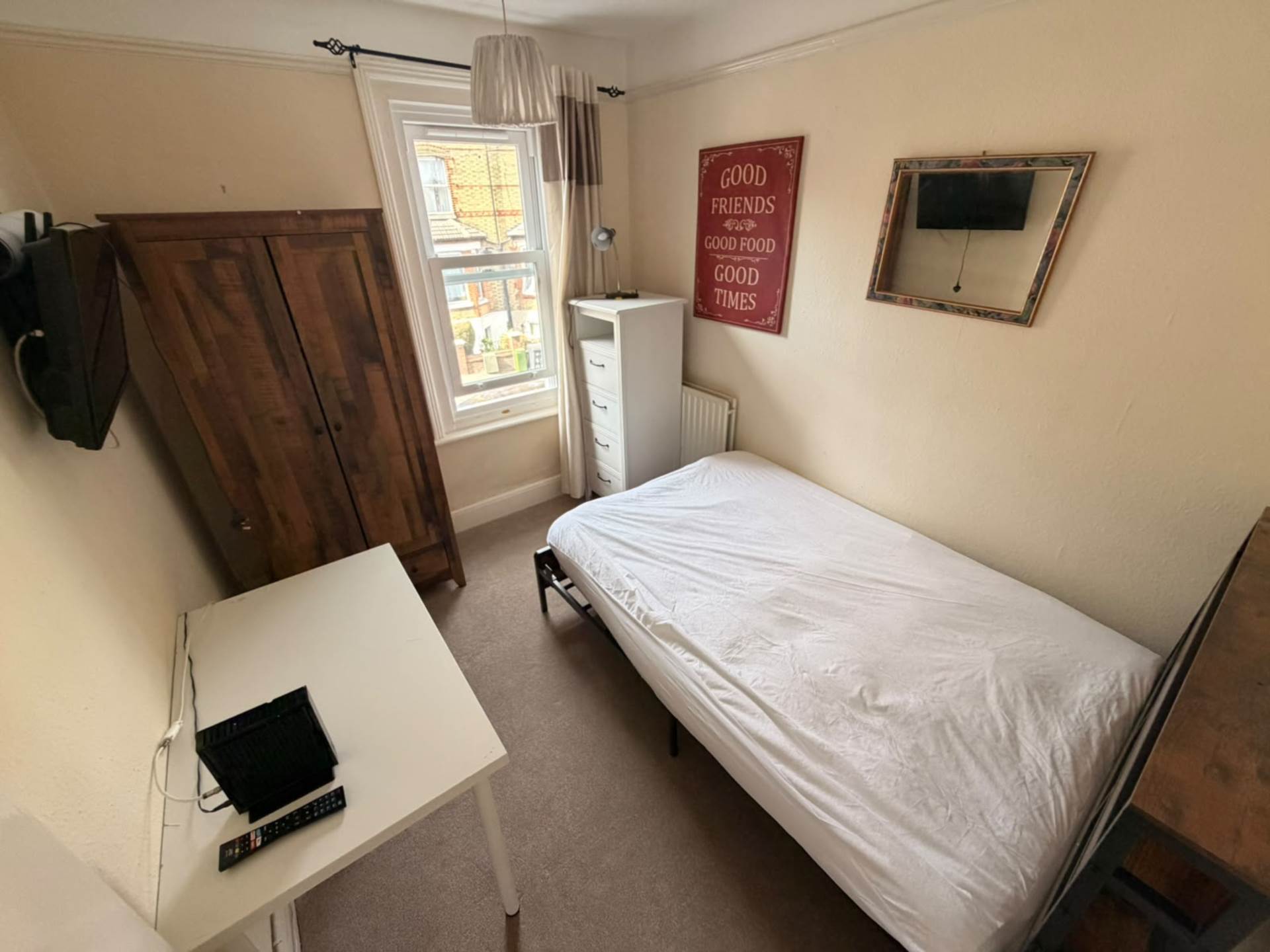 Room 4, 40a Farnham Road, Onslow, GU2 4JN, Image 1