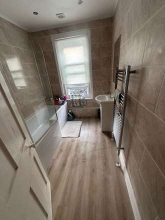 Room 4, 40a Farnham Road, Onslow, GU2 4JN, Image 3