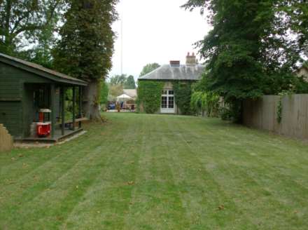 5 Bedroom Barn Conversion, Croxton