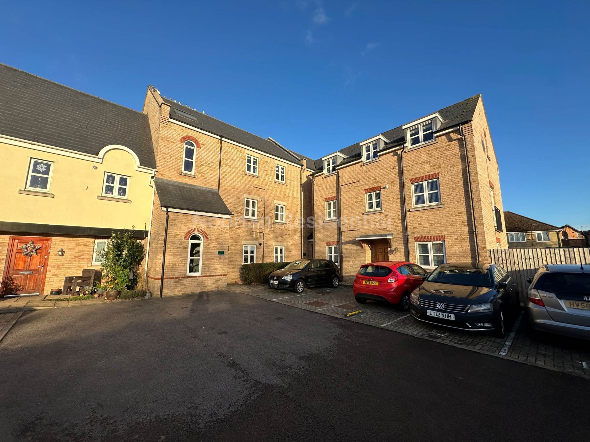 Centra House, St Neots, Image 1