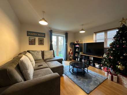 Centra House, St Neots, Image 2