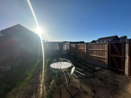 Arnhem Close, Eaton Ford, Image 10