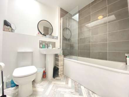 Gladwin Crescent, Brampton, Image 7