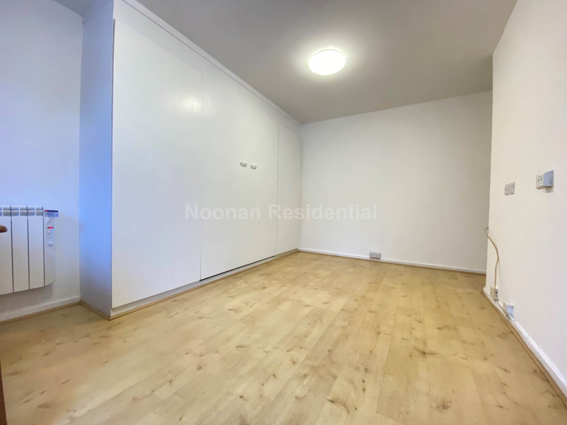 Swift Close, Image 2