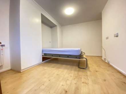 Swift Close, Image 3