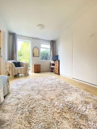 Swift Close, Image 4