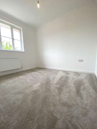 Stargoose Close, Caldecote, Image 6