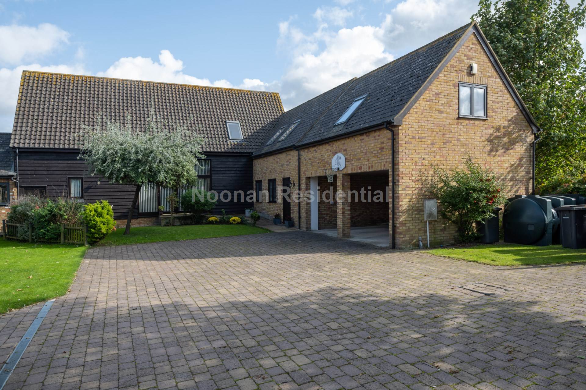 High Street, Roxton, Image 1