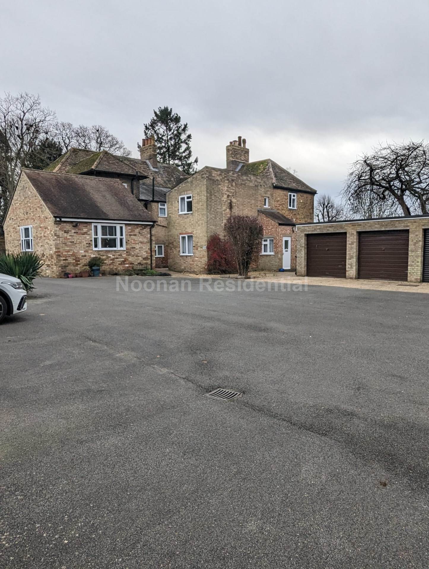 High Street, Offord Cluny, Image 2