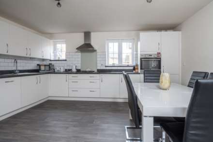 Tanner Drive, Godmanchester, Image 4