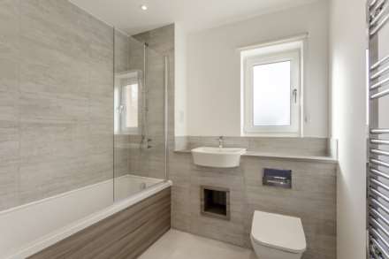 43 Lambourne Road, Image 8