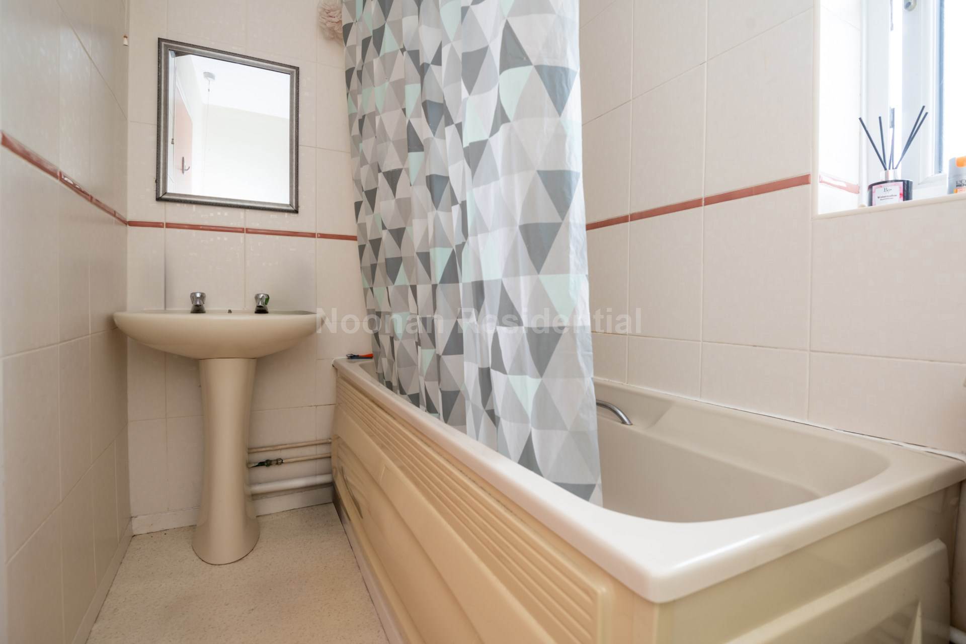 Grosvenor Gardens, St Neots, Image 8