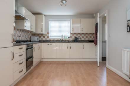 Bargroves Avenue, St Neots, Image 3