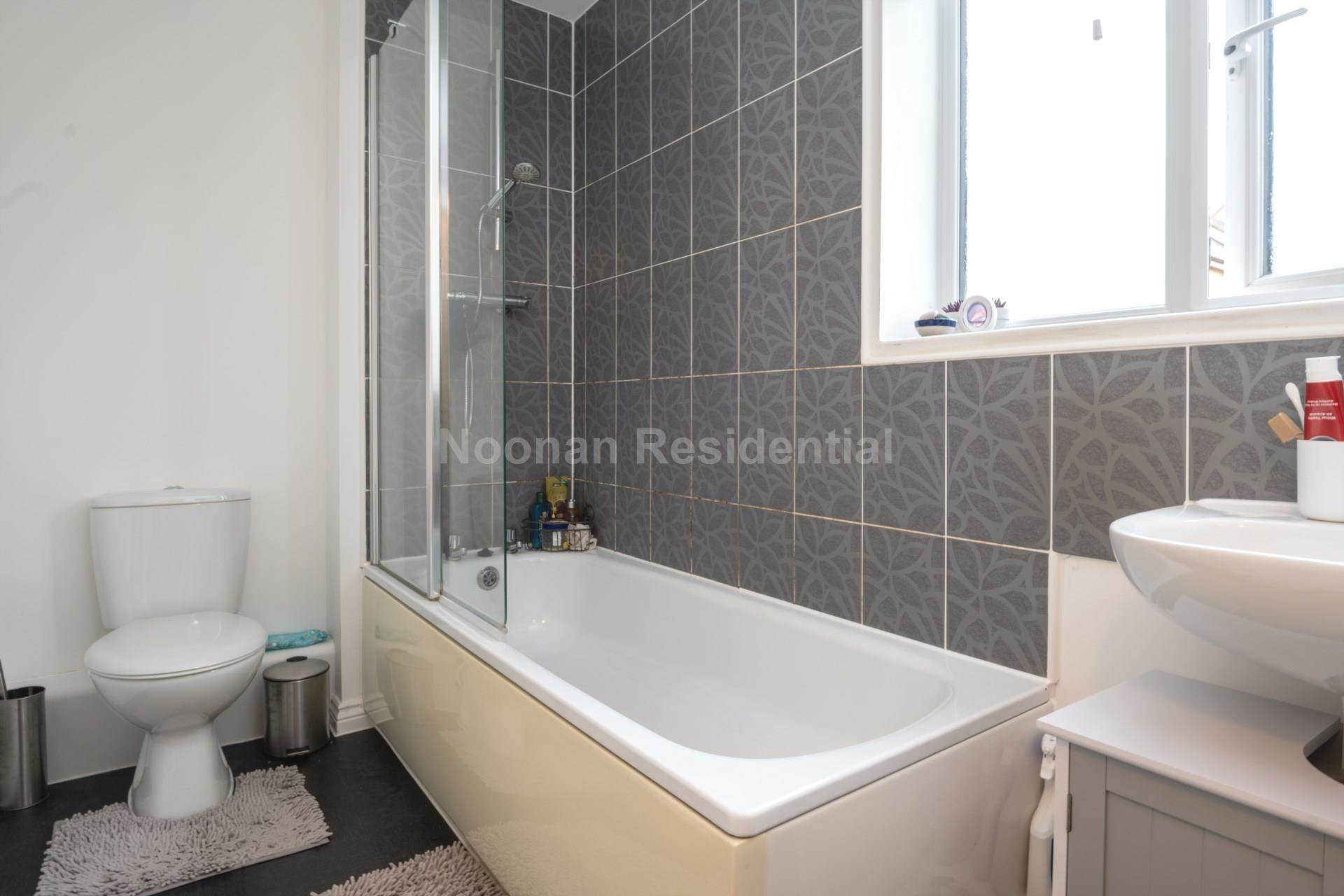 Delphinium Court, St Neots, Image 5