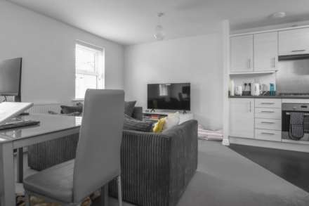 Delphinium Court, St Neots, Image 2