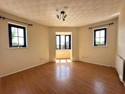 Cromwell Court, Eynesbury, Image 4