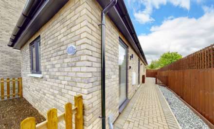 Earls Close, Clifton, Image 2