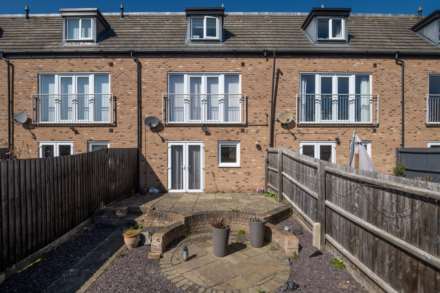 Samuel Jones Crescent, Little Paxton, Image 11