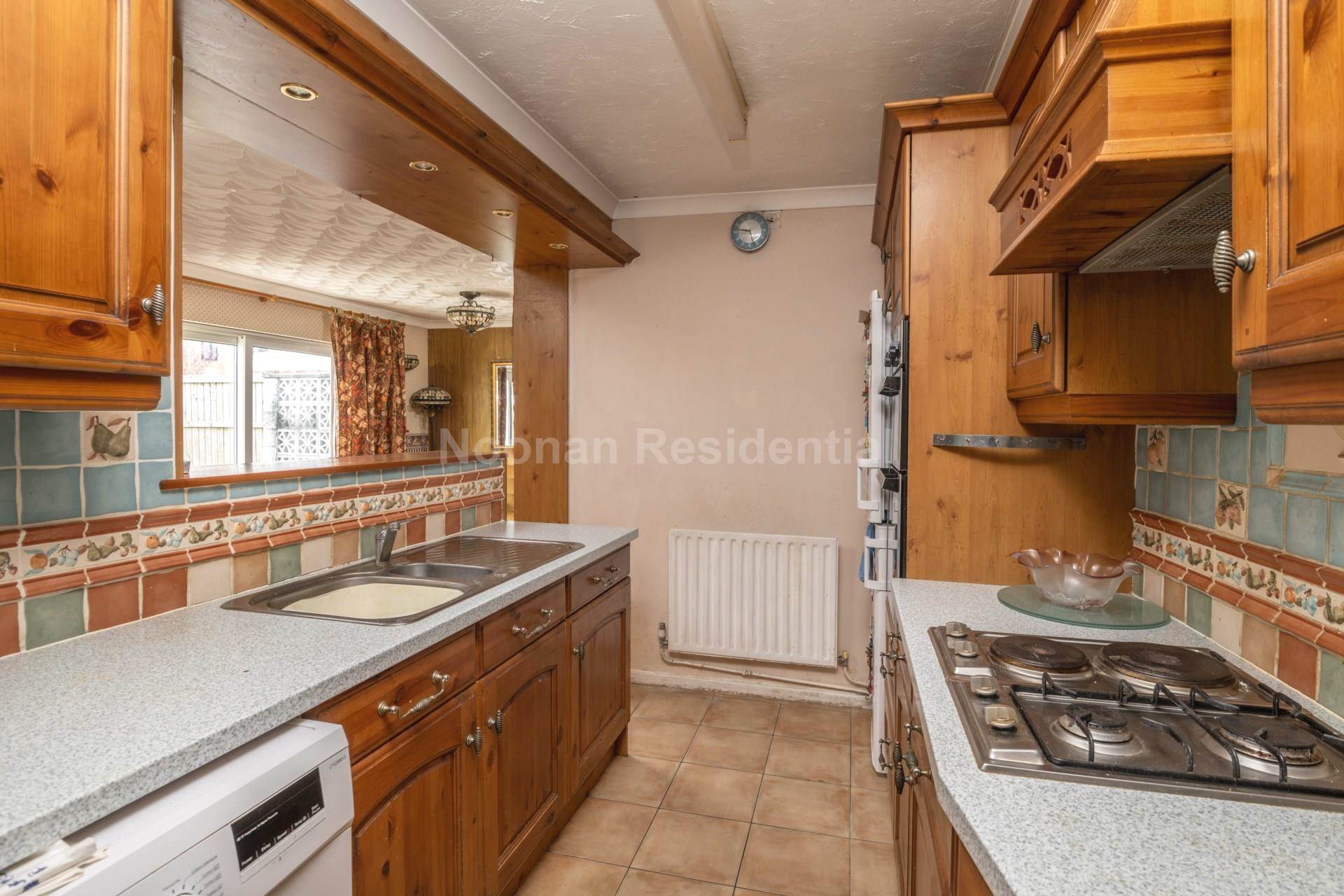 Park Crescent, Little Paxton, Image 5