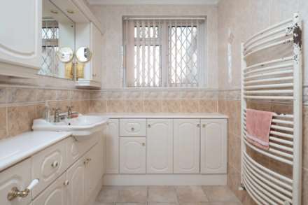 Park Crescent, Little Paxton, Image 10