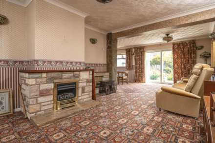 Park Crescent, Little Paxton, Image 3