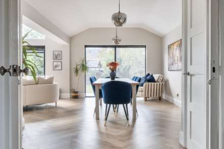 Avenue Road, St Neots, Image 12