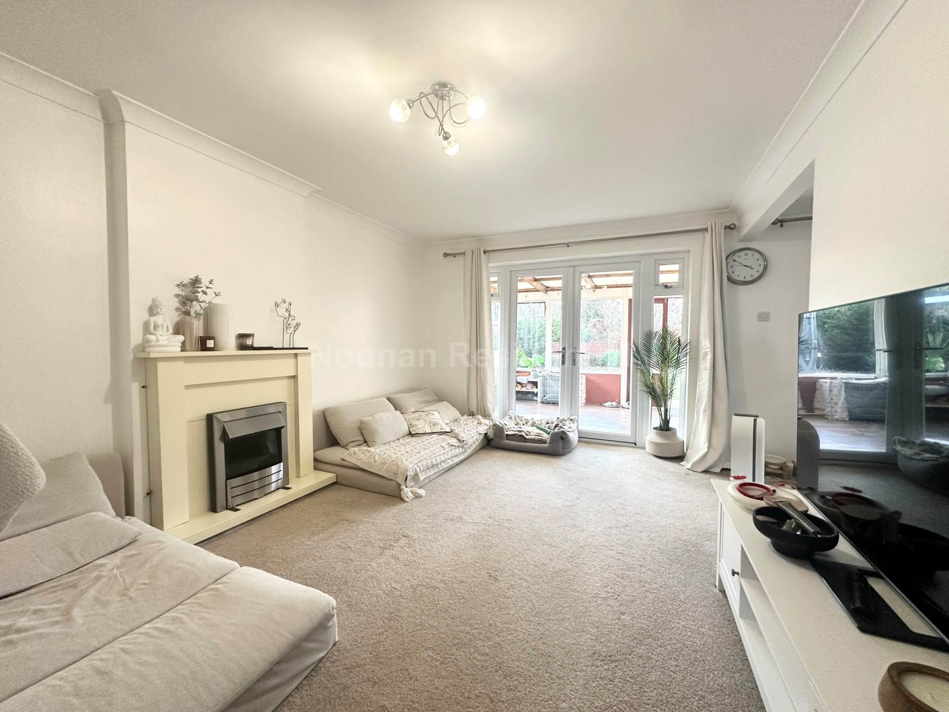 Boardman Close, Little Paxton, Image 2