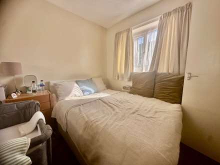 East Court,East Street, St Neots, Image 4