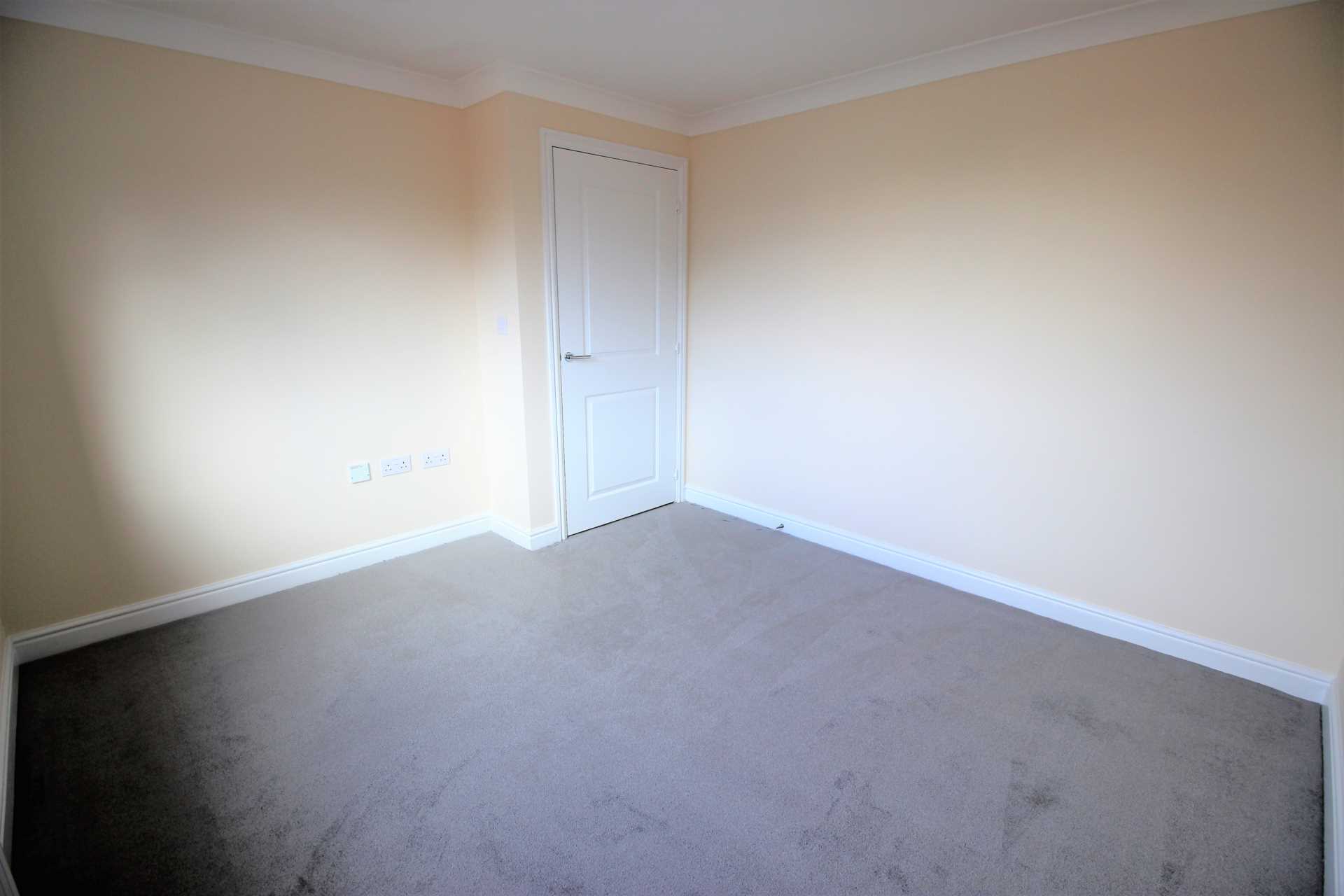 Wall Street, Plymouth, PL1, Image 8