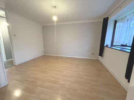 Finch Close, Laira, PL3 6AY, Image 10