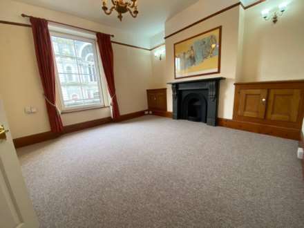 2 Bedroom Maisonette, Mutley Plain