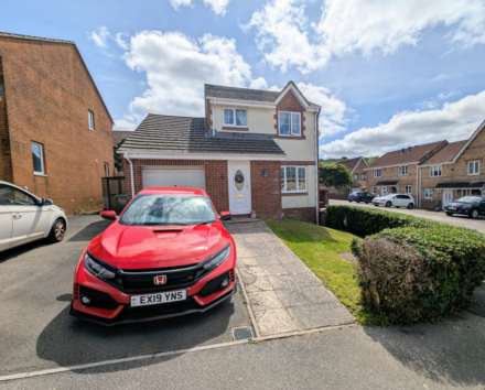 Highglen Drive, Plympton, PL7 5LA
