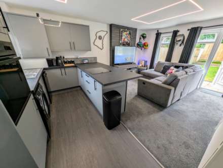 Warwick Orchard Close, Plymouth, PL5 3NZ, Image 2
